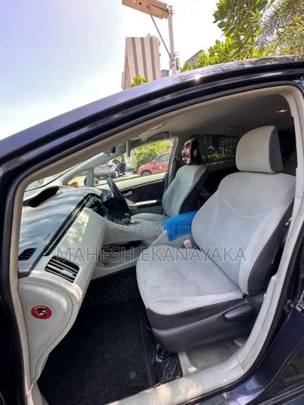 Toyota Prius 2010 Car (Used)