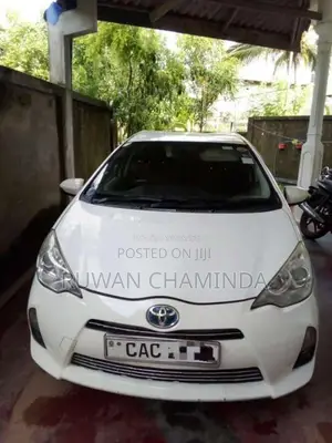 Toyota Aqua 2012 Car (Used)