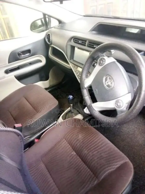 Toyota Aqua 2012 Car (Used)