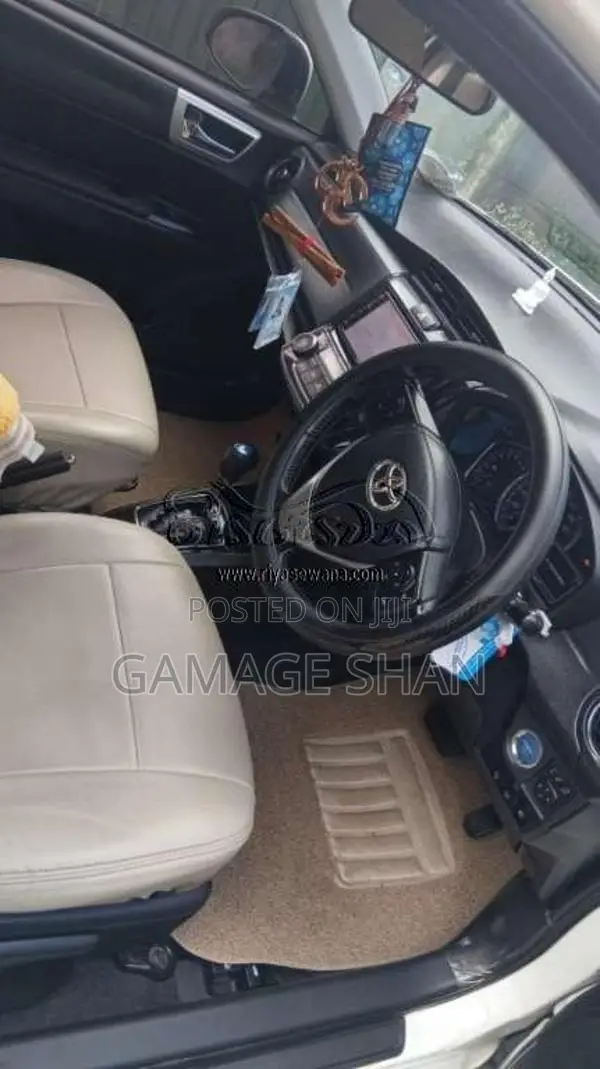 Toyota Axio 2015 Car (Used)