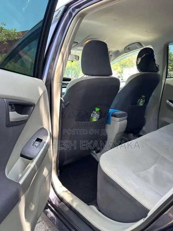 Toyota Prius 2010 Car (Used)