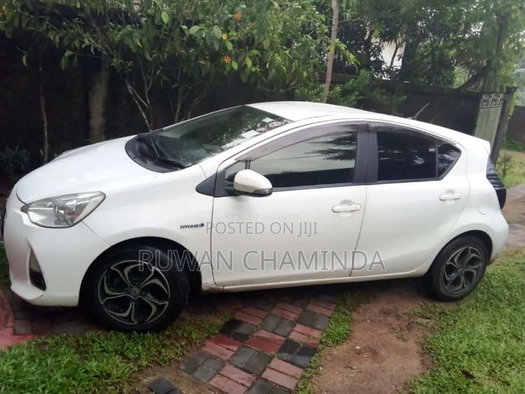 Toyota Aqua 2012 Car (Used)
