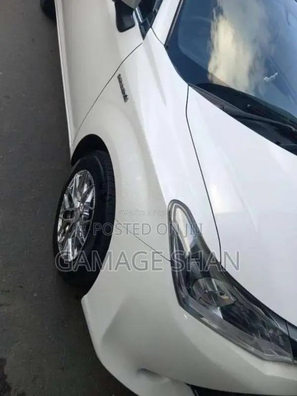 Toyota Axio 2015 Car (Used)