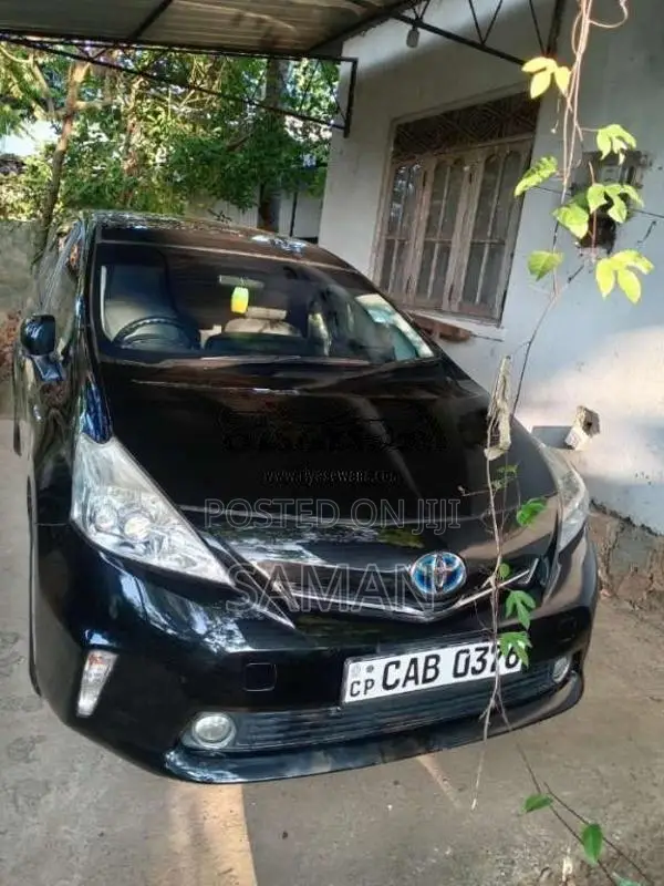 Toyota Prius Alfa 2011 Car (Used)