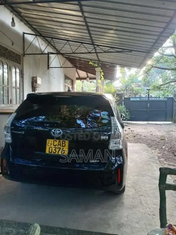 Toyota Prius Alfa 2011 Car (Used)