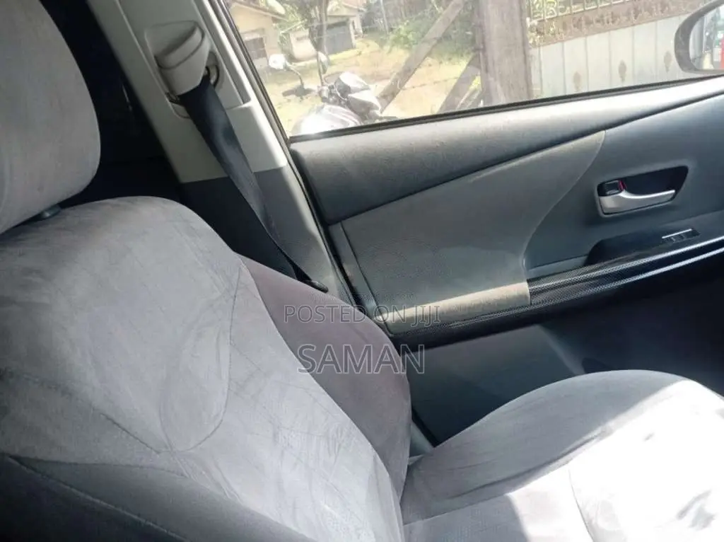 Toyota Prius Alfa 2011 Car (Used)