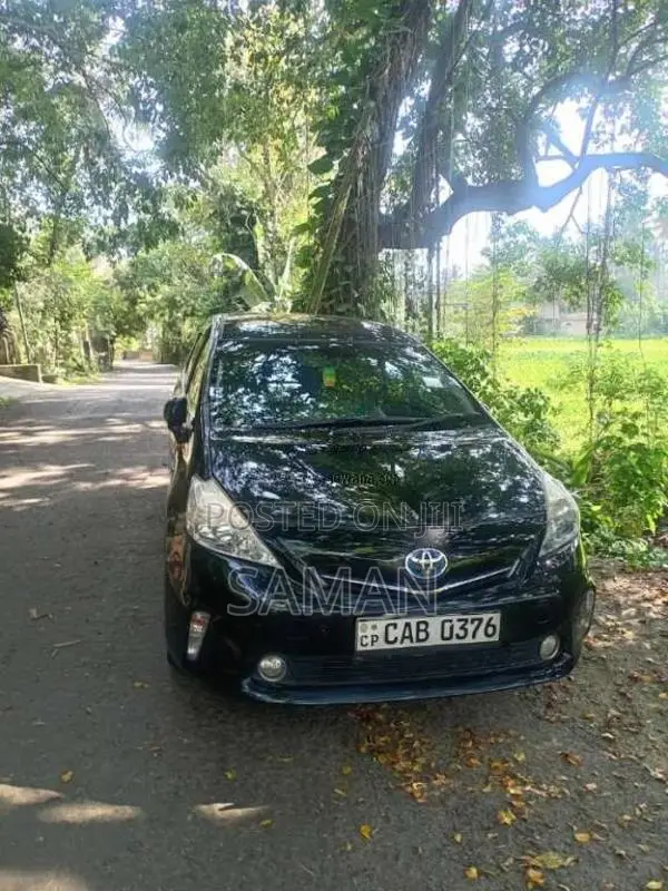 Toyota Prius Alfa 2011 Car (Used)