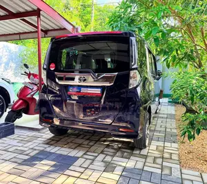 Toyota ROOMY CUSTOM GT TURGO 2023 Car Unregistered (Recondition)