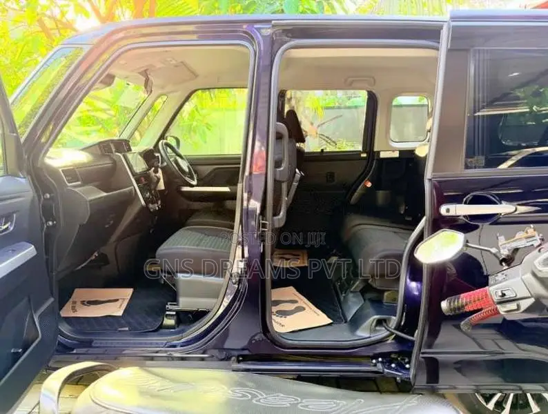 Toyota ROOMY CUSTOM GT TURGO 2023 Car Unregistered (Recondition)