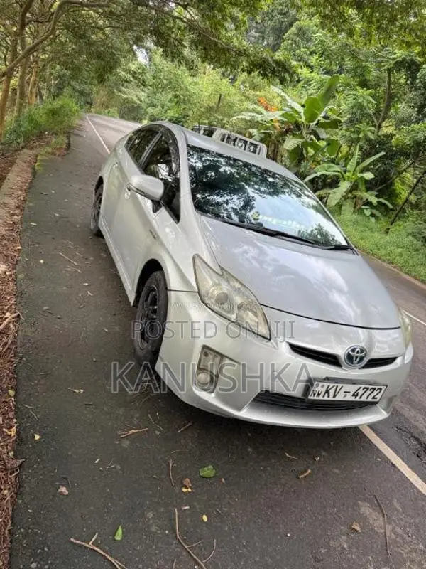 Toyota Prius 2011 Car (Used)