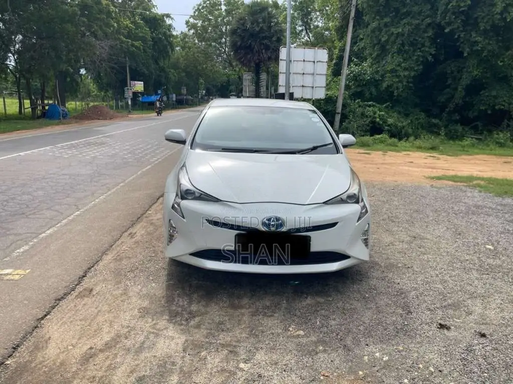 Toyota Prius 4th Gen 2016 Car (Used)