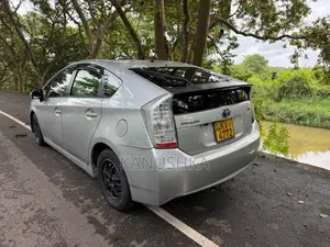 Toyota Prius 2011 Car (Used)