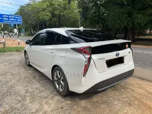 Toyota Prius 4th Gen 2016 Car (Used)