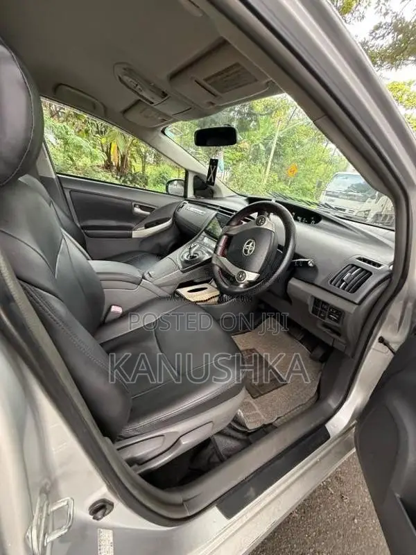 Toyota Prius 2011 Car (Used)