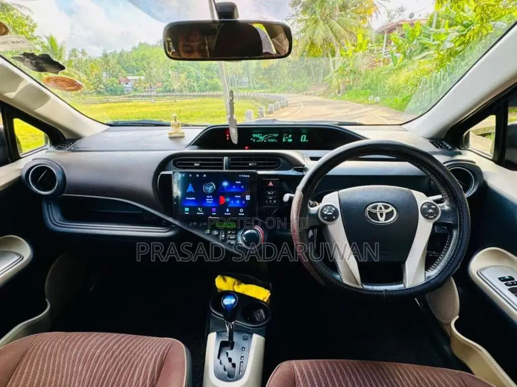 Toyota Aqua 2012 Car (Used)