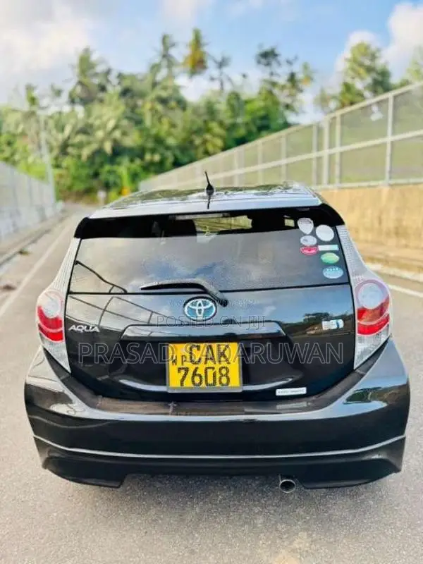 Toyota Aqua 2012 Car (Used)