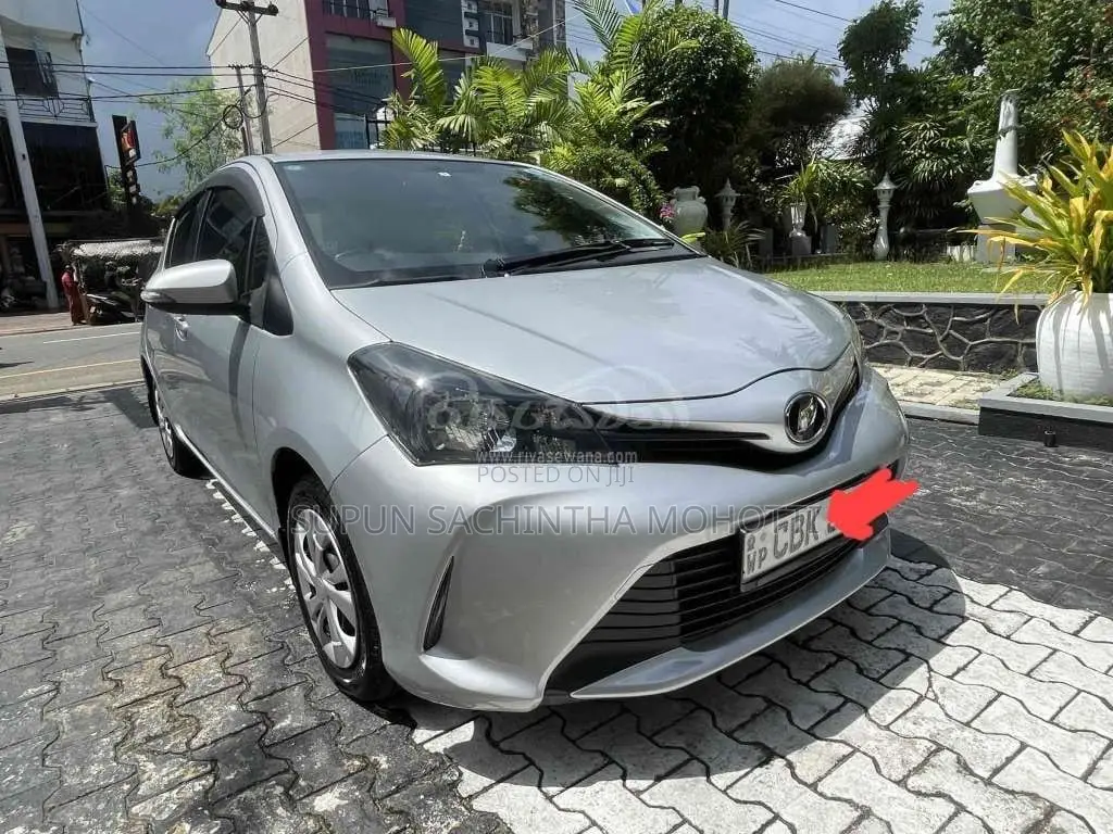 Toyota Vitz 2017 Car (Used)