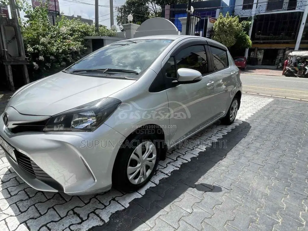 Toyota Vitz 2017 Car (Used)