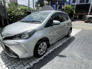 Toyota Vitz 2017 Car (Used)