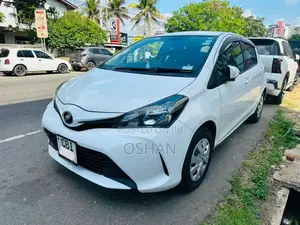 Toyota Vitz 2016 Car (Used)