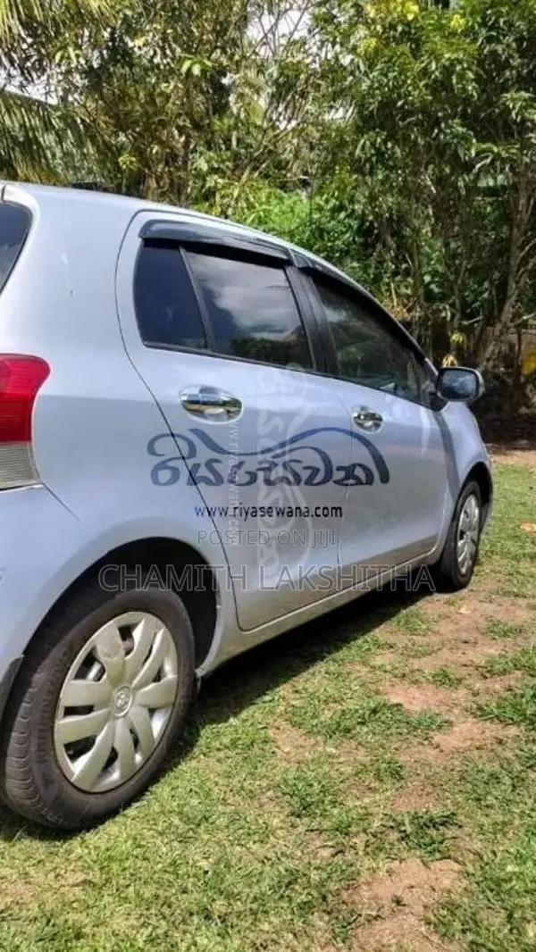 Toyota Vitz 2009 Car (Used)