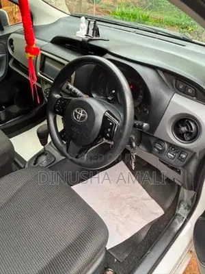 Toyota Vitz 2015 Car (Used)
