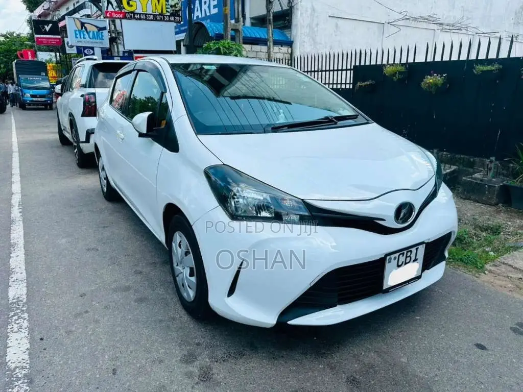 Toyota Vitz 2016 Car (Used)
