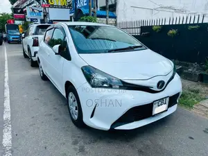 Toyota Vitz 2016 Car (Used)