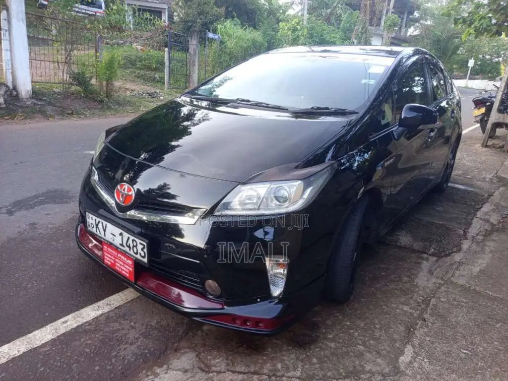 Toyota Prius 2013 Car (Used)