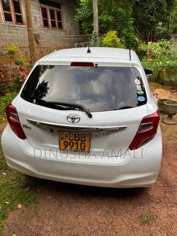 Toyota Vitz 2015 Car (Used)