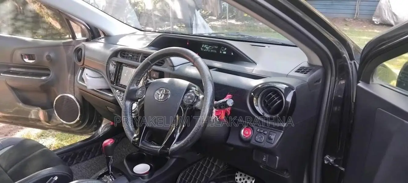 Toyota Aqua Gs 2014 Car (Used)