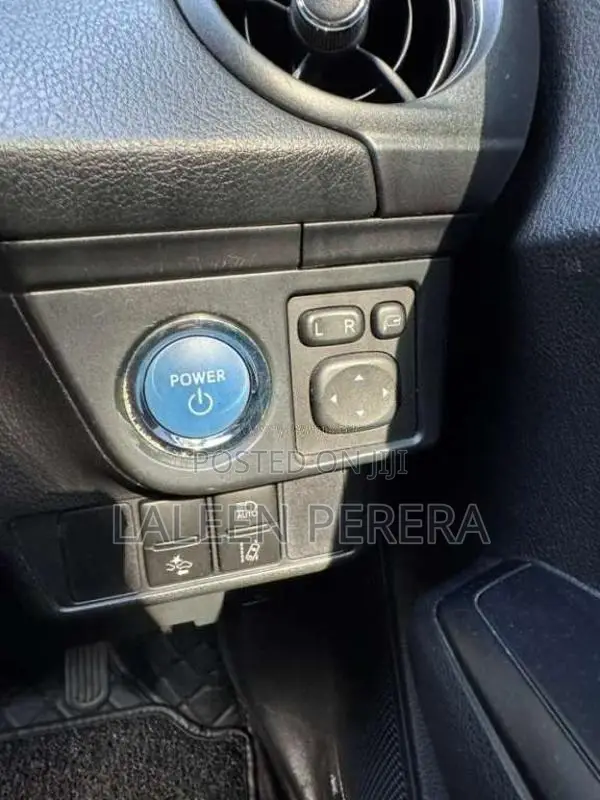Toyota Axio 2015 Car (Used)