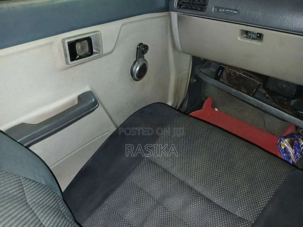 Mitsubishi Lancer Box 1980 Car (Used)