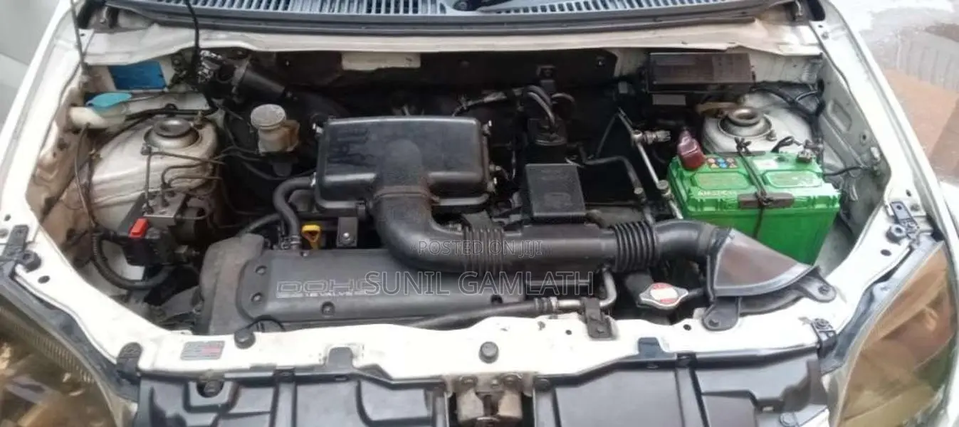 Chevrolet Cruze 2004 Car (Used)
