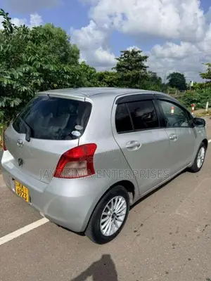 Toyota Vitz 2007 Car (Used)