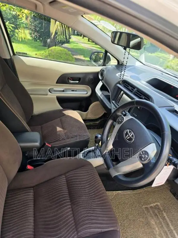 Toyota Aqua G Limited 2013 Car (Used)