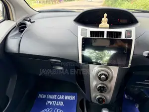 Toyota Vitz 2007 Car (Used)