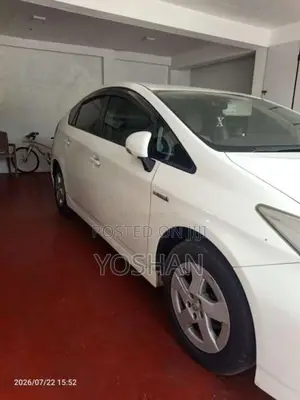 Toyota Prius 2011 Car (Used)