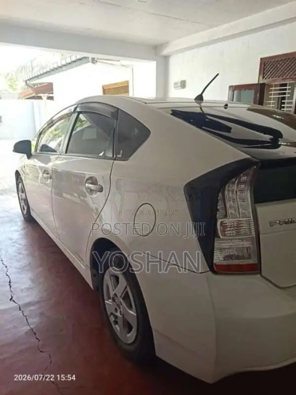 Toyota Prius 2011 Car (Used)