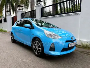 Toyota Aqua S Limited 2012 Car (Used)