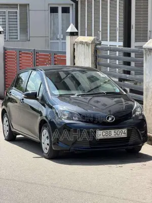 Toyota Vitz 2016 Car (Used)
