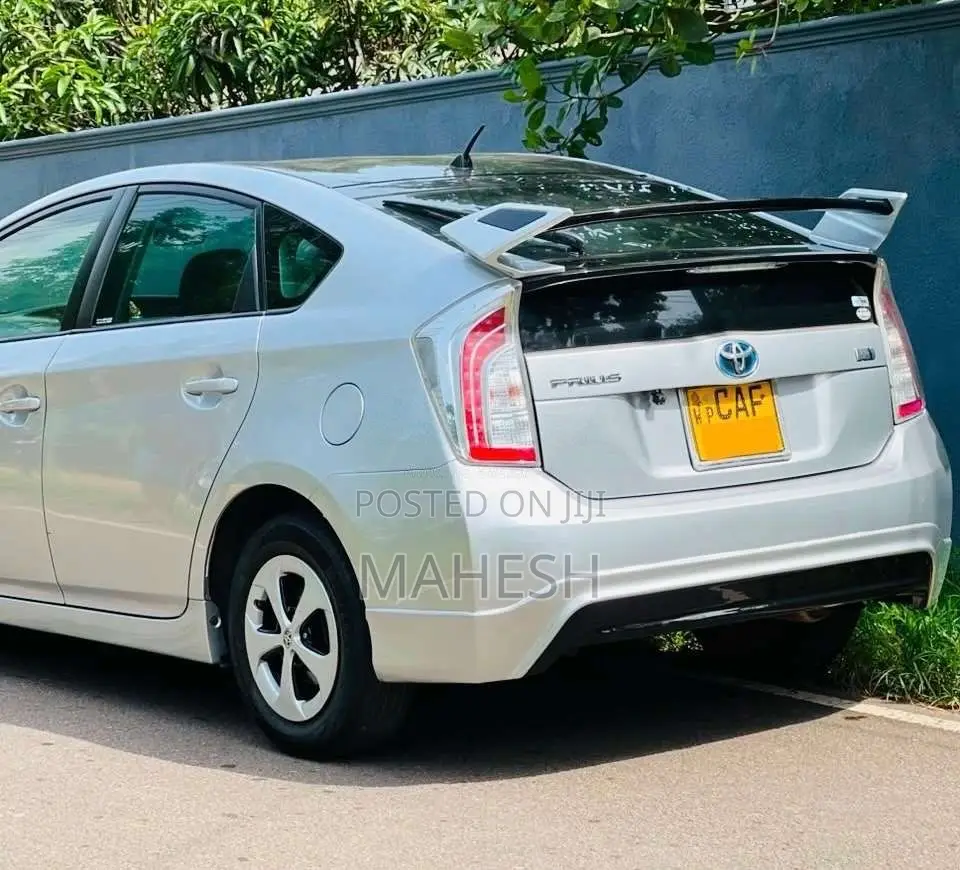 Toyota Prius 2013 Car (Used)