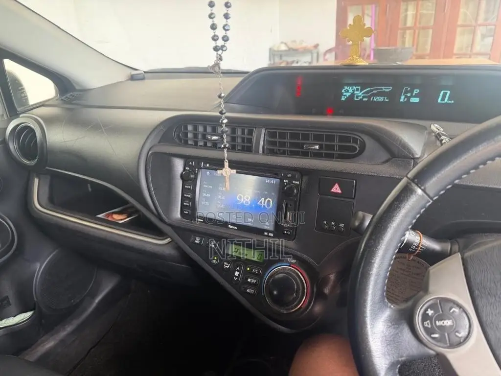 Toyota Aqua 2014 Car (Used)