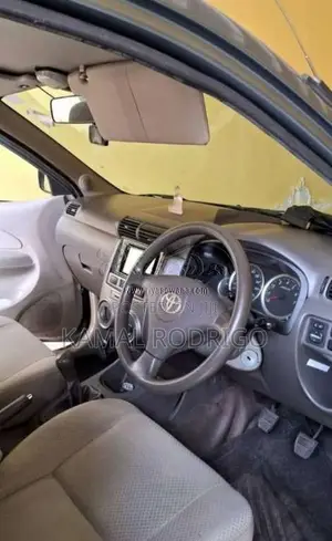 Toyota Avanza 2011 Car (Used)