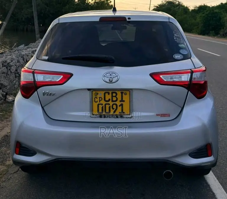 Toyota Vitz 2019 Car (Used)