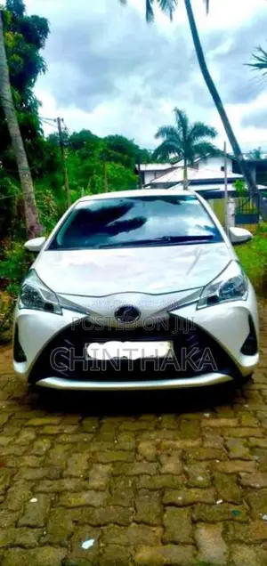 Toyota Vitz 2018 Car (Used)