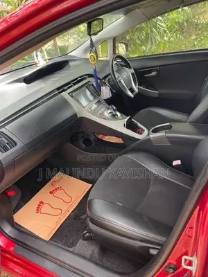 Toyota Prius 2012 Car (Used)