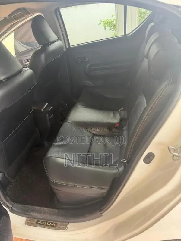 Toyota Aqua 2014 Car (Used)