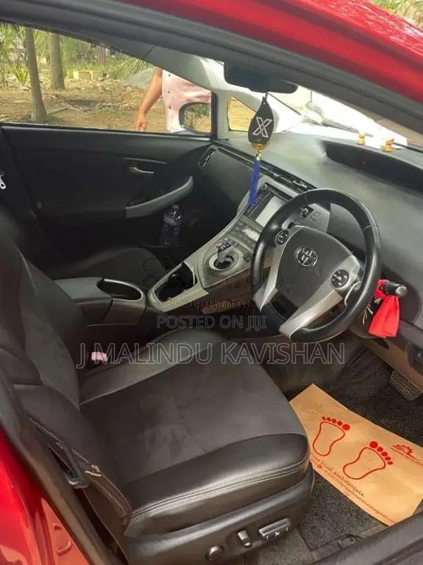 Toyota Prius 2012 Car (Used)