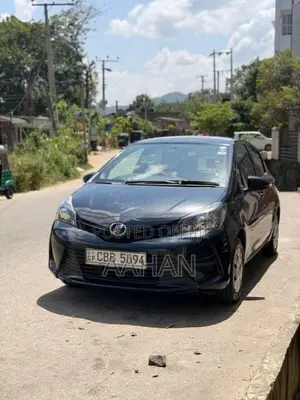 Toyota Vitz 2016 Car (Used)